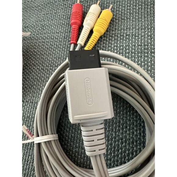 Nintendo Wii Power Supply OEM AC Adapter Cord Brick RVL-002 And OEM AV Cable - Picture 3 of 3